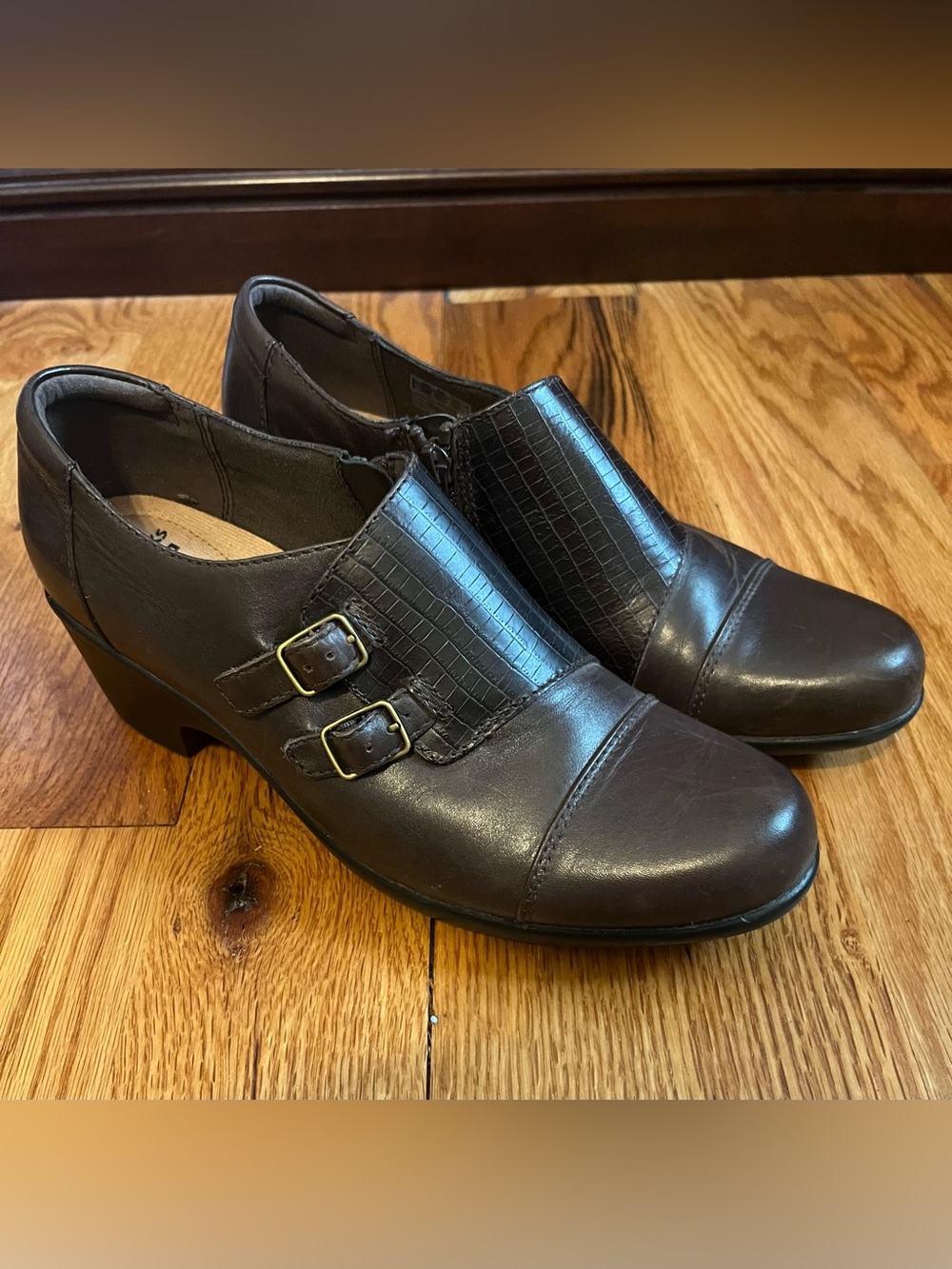 Clark’s Genette Ivy Brown Leather Heels, size 9, EUC